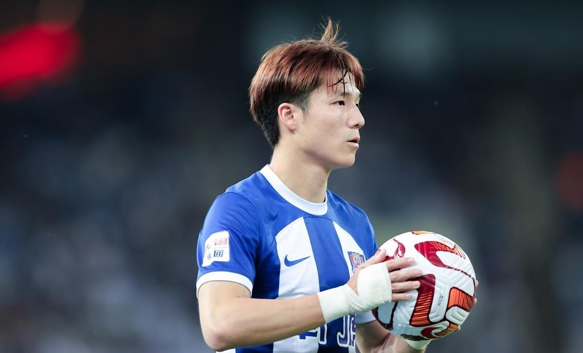 本赛季亚冠精英最佳年轻球员候选：申花22岁后卫