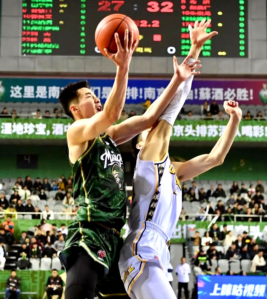 南京同曦队备战辽宁本钢，全队士气高涨